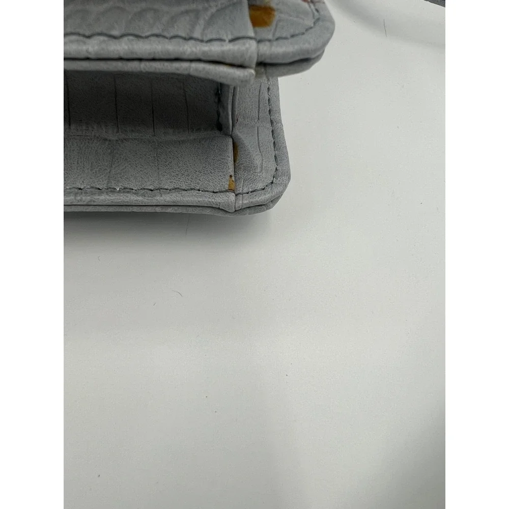 Relic by Fossil Gray Croc Embossed Crossbody Bag Purse Multi Pocket Adjustable